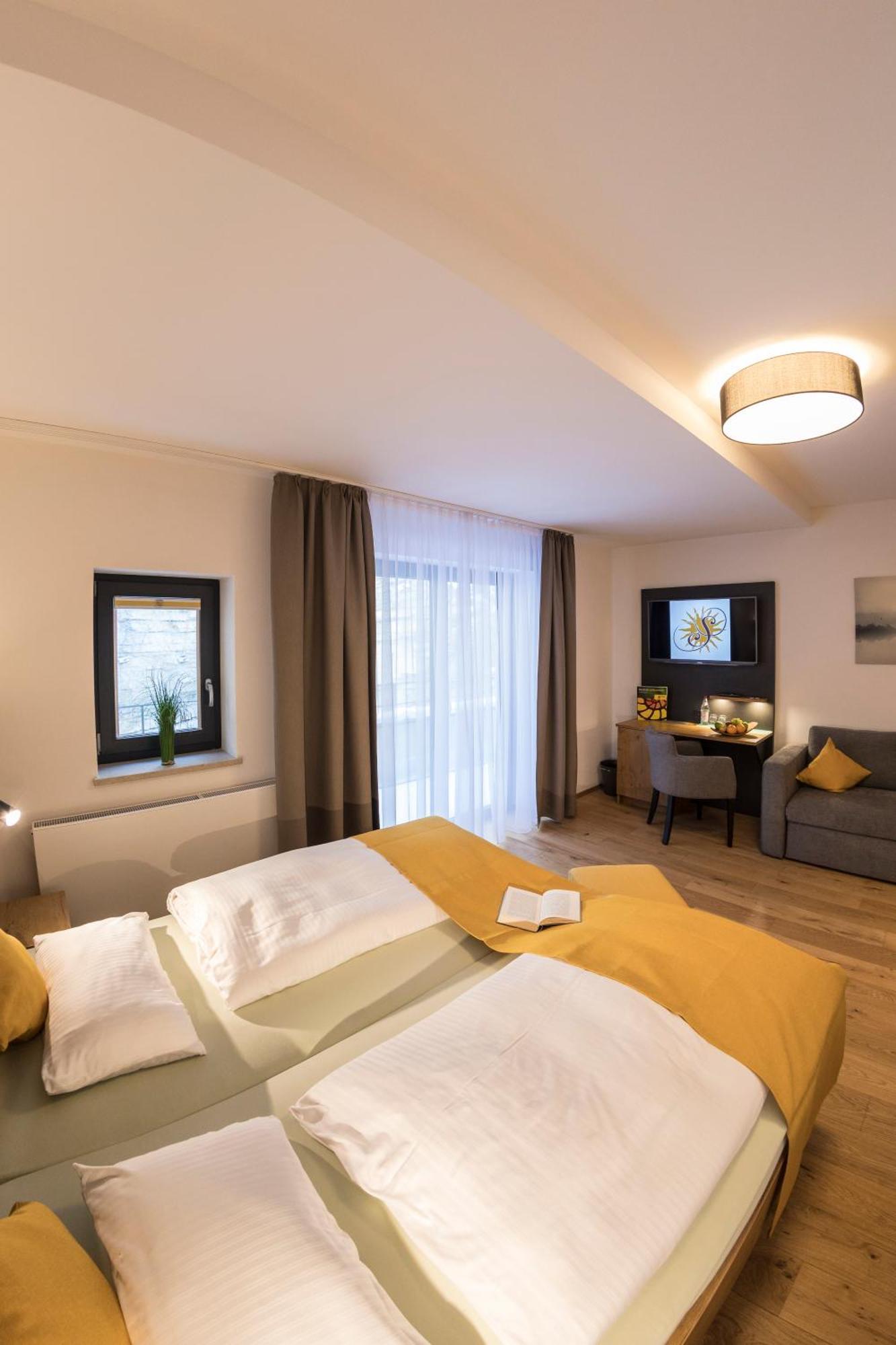 Hotel-Gasthof Zur Sonne Pappenheim Zewnętrze zdjęcie